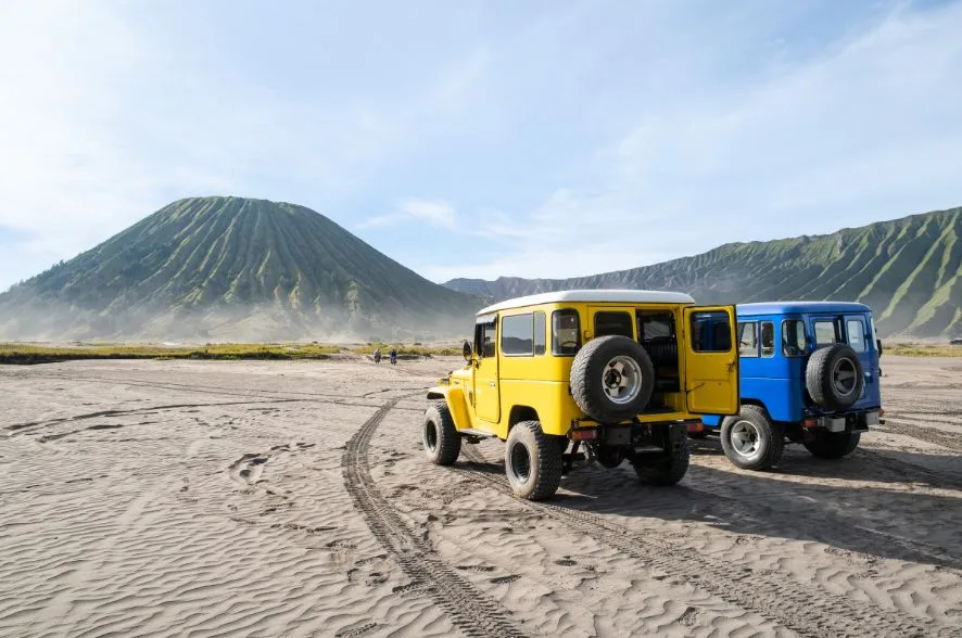 Gambar ini memiliki atribut alt yang kosong; nama berkasnya adalah Pic-Layanan-Tour-Bromo-2_Adam-Putra-Travel-jpg.webp