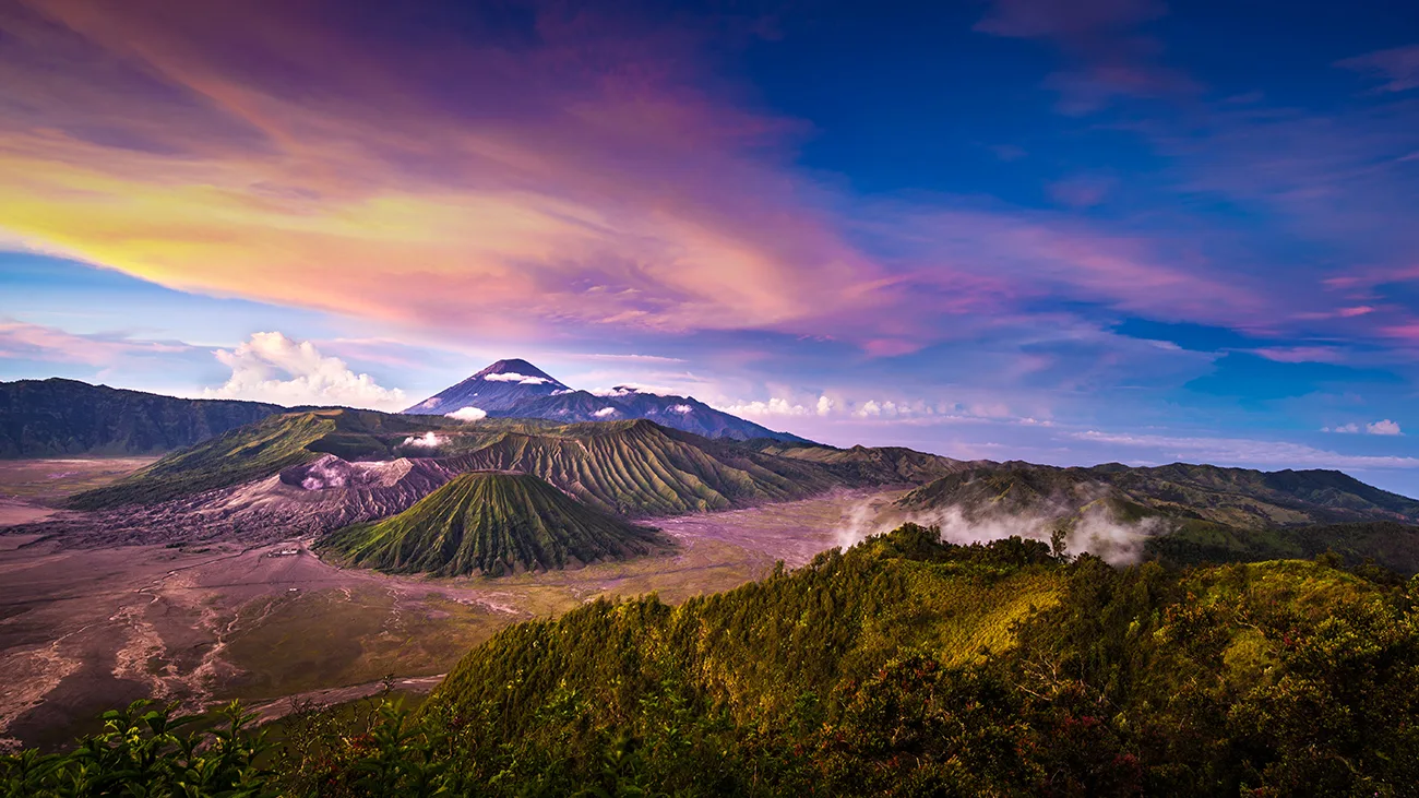Bromo lebih aman dicapai dengan paket jeep dari Malang, bukan motor matic Gunung Bromo dari Malang