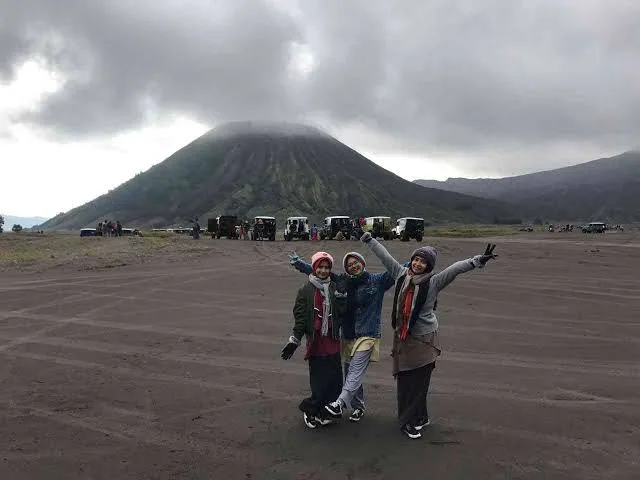 Hamparan Pasir Berbisik yang eksotis di Bromo dalam paket wisata Bromo harian