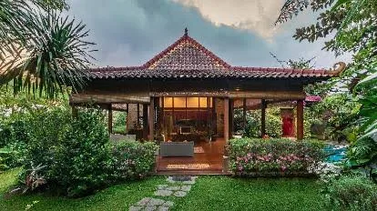 Pemandangan pegunungan dari Villa Mulyono Cangar