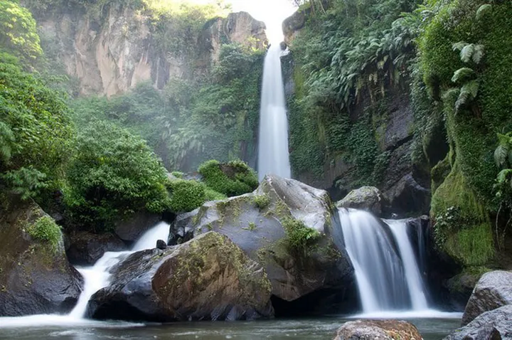 Air terjun Coban Rondo Malang yang romantis untuk pasangan
