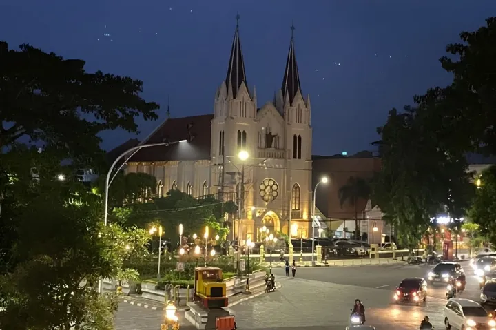 Kayutangan Heritage - parkir di luar kawasan dan jalan kaki masuk Kawasan Kayutangan Heritage Malang